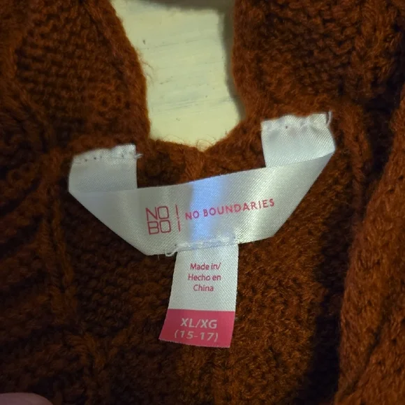 No Boundaries Women's V-Neck Sweater - Rust - Picture 2 of 3